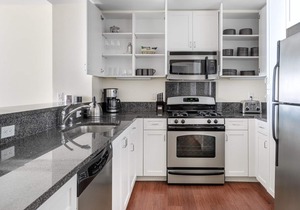 Cozy Santa Clara 1BR w/Parking, Gym, walk to Groceries, by Blueground