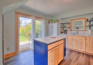 Cozy Seaside Cottage with Hot Tub and Game Room!