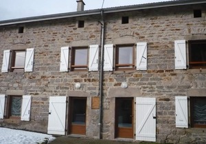 Cozy Stone Cottage: Fireplace, Garden, Pet-Friendly, Ski Trails Nearby
