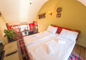 Cozy studio apartment next to the Old Bridge