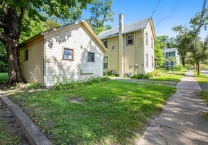 Cozy Studio Near Town & Lake W/ Free WiFi, Plush Bedding, Ideal Location & More!