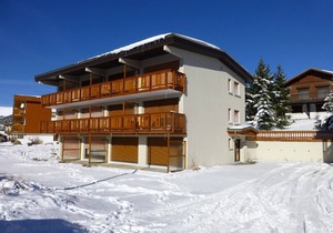Cozy Studio with Balcony for 4, Prime Location, Ski-in/Ski-out - Alpe d'Huez
