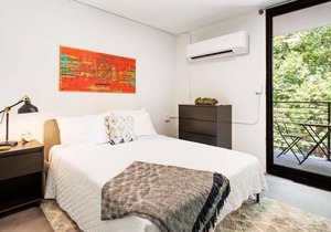 Cozy Studio with Queen Bed, City Walkable!