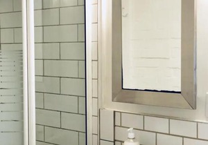 COZY SUITE NEAR UBC/YVR/DT- Private Entrance+Kitch