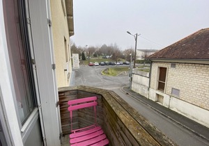 *Cozy T2 in Central La Roche-Posay w/Wi-Fi, Balcony & Close to Thermes*