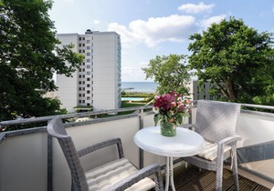 Cozy top floor apartment with small balcony and sea view in Pelzerhaken