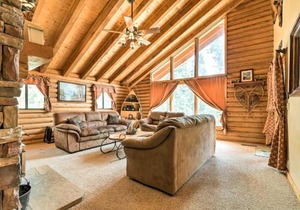 Cozy Utah Cabin with Deck and Fire Pit!