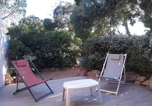 Cozy Villa with Terrace, 200m from Santa-Giulia Beach, A/C, Private Parking