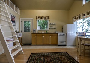 Cozy Waterfront Cabin, Central Kenai - Alaskan Sunset Cabins: 'Kalgin'