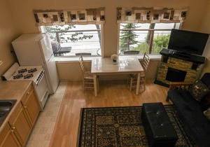Cozy Waterfront Cabin, Central Kenai - Alaskan Sunset Cabins: 'Kalgin'