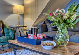 CRAB COTTAGE, pet friendly, character holiday cottage in Sandsend