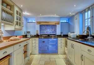 CRAB COTTAGE, pet friendly, character holiday cottage in Sandsend