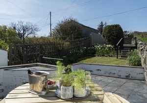 CREEL COTTAGE, CRASTER, pet friendly, with open fire in Craster