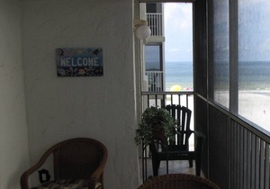 Crescent Beach - 2 Bedroom - Beachfront Condo Complex - Heated Pool