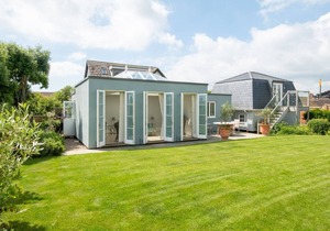 Crespigny House - sleeps 8 guests in 4 bedrooms