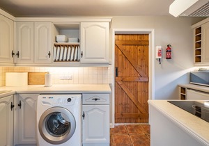 CROSS FELL VIEW, family friendly, character holiday cottage in Knock