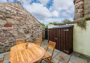 Cross View, Norham - sleeps 4 guests