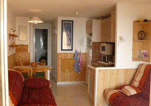 Crossed apartment, with covered and closed LOGGIA, closed garden