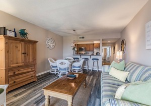 Crow's Nest On Harbor Island - Recently Updated!- One Bedroom on Third Floor