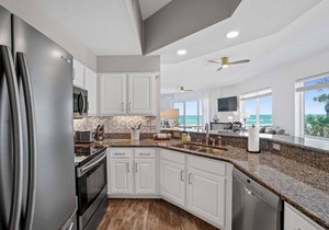 Crystal View 201 3 Bedrooms | 3 Baths | Accommodates 12 | Pet Friendly Beach Service