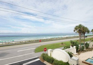 Crystal View 201 3 Bedrooms | 3 Baths | Accommodates 12 | Pet Friendly Beach Service