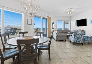 Crystal View 304 Beach Service, Great Views, 3bed/ 3 bath Pet Friendly