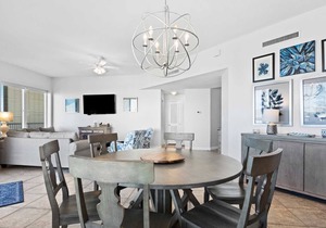 Crystal View 304 Beach Service, Great Views, 3bed/ 3 bath Pet Friendly