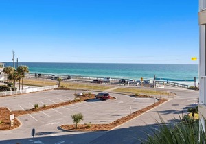 Crystal View 304 Beach Service, Great Views, 3bed/ 3 bath Pet Friendly