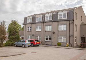 Cults Court Apartment