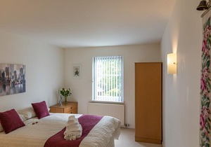 Cults Court Apartment