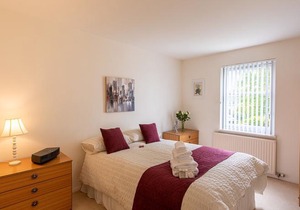 Cults Court Apartment