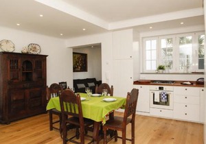 Cushy Apartment with garden in Estoril