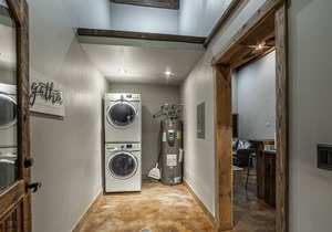 Custom Built Rustic Condos Minutes from Glacier!Building 338 Unit #3