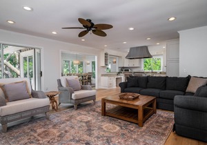 Cute Beach Cottage Sleeps 7! Pet Friendly! Amenity Cards Available!
