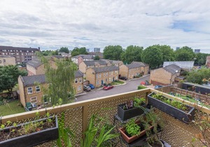 Cute & Colourful 2Bed w/Patio in Surrey Quays
