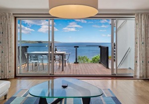 Cystanog Fach - Spectacular Sea Views, Balcony and Terrace, Parking