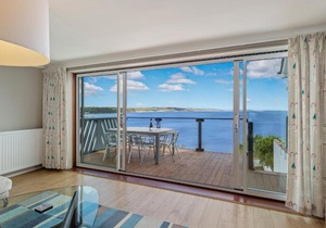 Cystanog Fach - Spectacular Sea Views, Balcony and Terrace, Parking