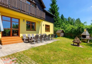 270 m² Accommodation ∙ 6 bedrooms ∙ 12 guests