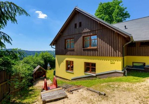 270 m² Accommodation ∙ 6 bedrooms ∙ 12 guests