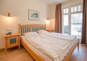 Dünenpark Binz - Komfortplus Ferienwohnung mit 2 Schlafzimmern und Balkon im Obergeschoss 280