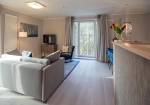 Dünenresidenz Prora - Ferienwohnung mit 1 Schlafzimmer zur Sonnenseite NP-420