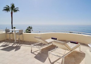 D12 Espectacular y moderno apartamento en primera línea - Estepona - Sinfonia del Mar