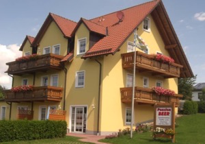 Dachgeschoss-Ferienwohnung mit Balkon