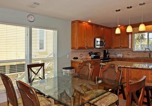 Daily Activities Included🚤🎣👙| PRIVATE BEACH, Spacious Beachfront Townhouse☀️⛱🌊