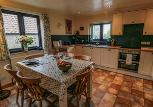 DAIRY HOUSE, pet friendly, with open fire in Newton-Upon-Rawcliffe
