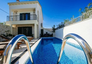 Dalmatian Villa Castello Coza with pool