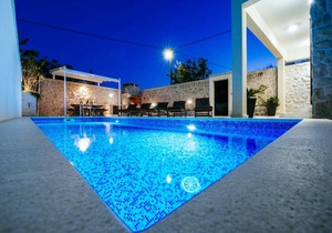 Dalmatian Villa Castello Coza with pool
