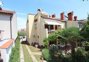 DARKO One-Bedroom Apartment 1