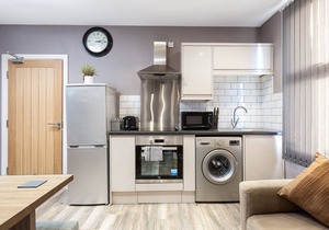 Darlington Centre Double Bed Spacious Apartment 4