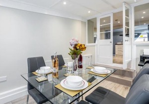 Dartford, Kent - Modern 2Bd 2Bath En-Suite Bungalow M25 Bluewater